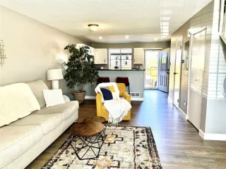 Photo #4: 9824600 Listing