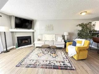 Photo #5: 9824600 Listing