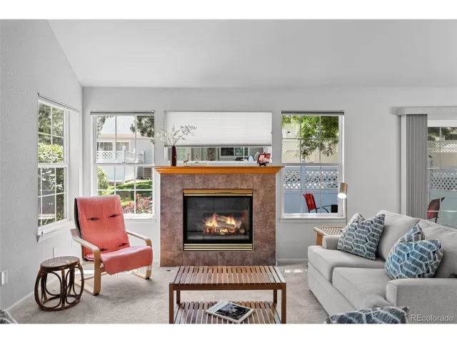 MLS: 9825912 Condo For Sale