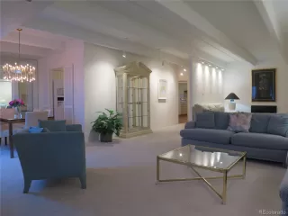 Photo #6: 9826565 Listing