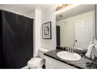 Photo #6: 9826976 Listing