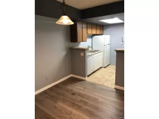 Photo #5: 9827787 Listing