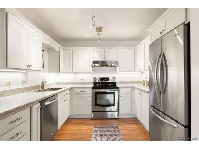 MLS: 9829294 Condo For Sale