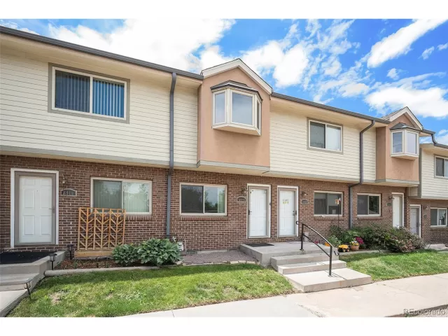 MLS: 9831204 Condo For Sale