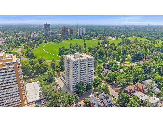 MLS: 9832622 Condo For Sale