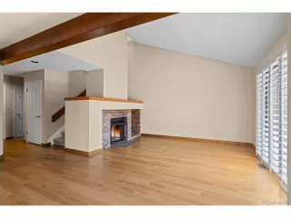 Photo #6: 9835179 Listing