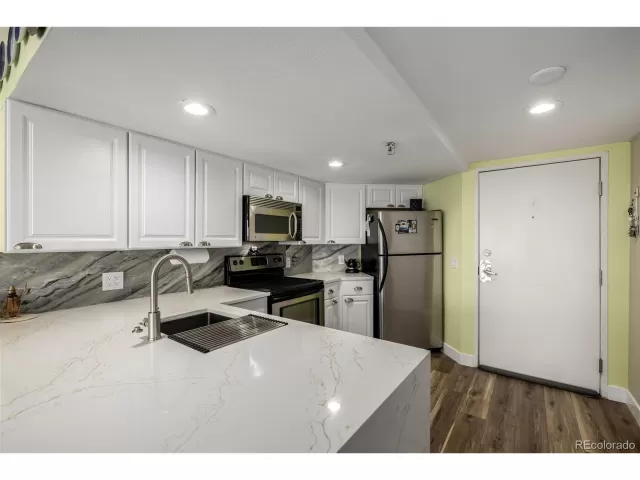 MLS: 9837262 Condo For Sale