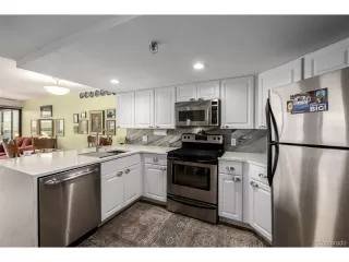 Photo #5: 9837262 Listing