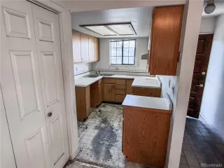 Photo #3: 9839239 Listing