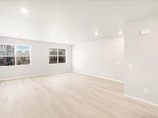 Photo #6: 9839514 Listing