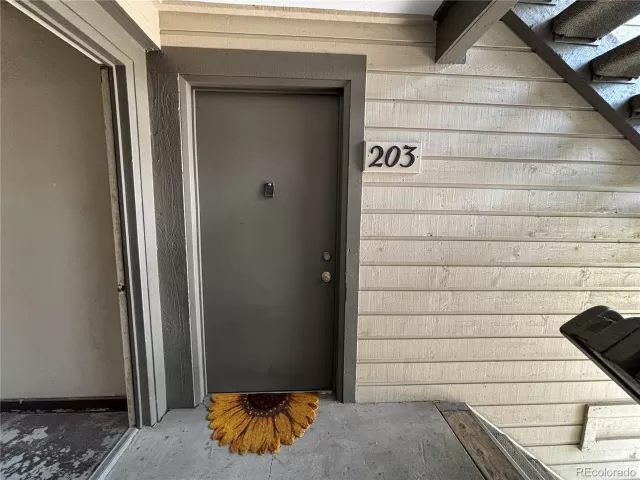 MLS: 9841032 Condo For Sale