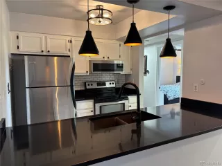 Photo #2: 9841032 Listing