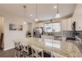 Photo #3: 9841367 Listing