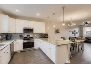 Photo #5: 9841367 Listing