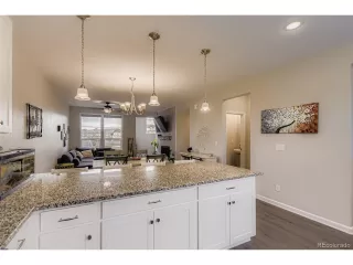 Photo #6: 9841367 Listing