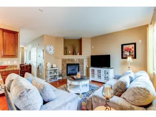 Photo #5: 9842506 Listing