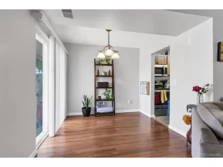 Photo #6: 9843791 Listing