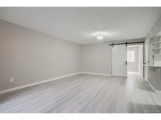 Photo #4: 9844107 Listing