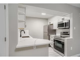 Photo #6: 9844107 Listing