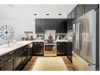 Photo #4: 9845101 Listing