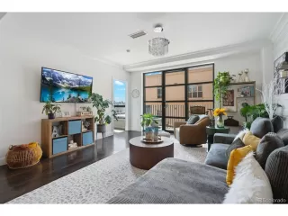 Photo #6: 9845101 Listing