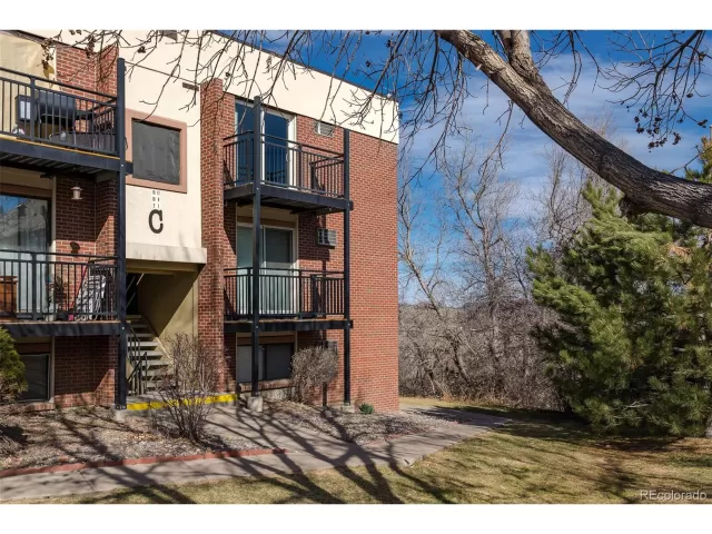 MLS: 9845903 Condo For Sale
