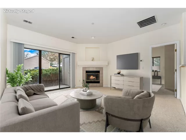 MLS: 9847366 Condo For Sale