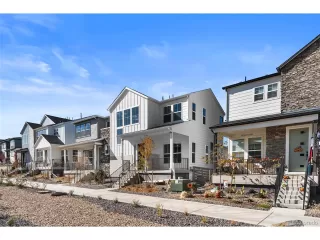 Photo #4: 9848179 Listing