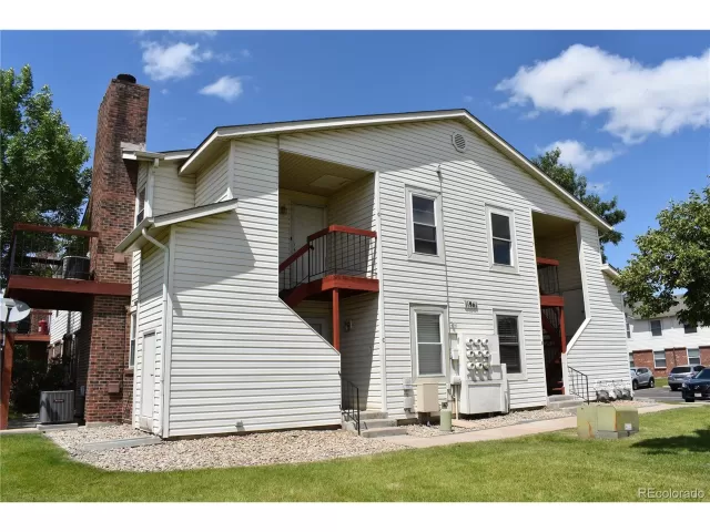 MLS: 9848646 Condo For Sale