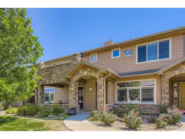 MLS: 9848739 Condo For Sale