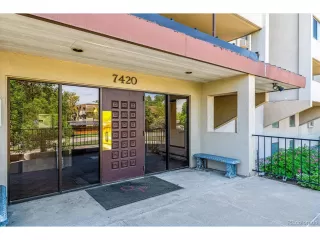 Photo #2: 9848992 Listing