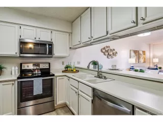 Photo #4: 9848992 Listing