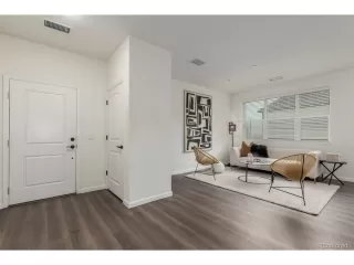 Photo #5: 9849179 Listing