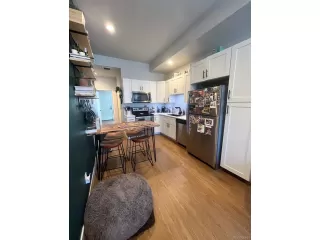 Photo #4: 9849656 Listing