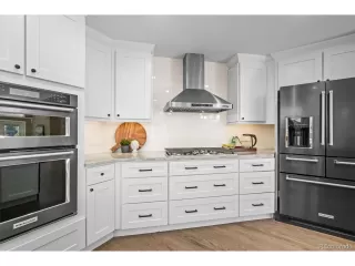 Photo #6: 9850007 Listing