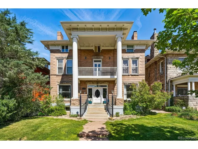 MLS: 9850649 Condo For Sale