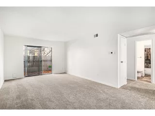 Photo #2: 9852996 Listing 