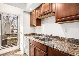 Photo #6: 9852996 Listing 