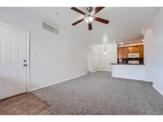 Photo #5: 9853182 Listing