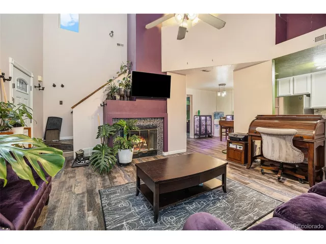 MLS: 9854338 Condo For Sale