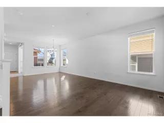 Photo #4: 9856894 Listing