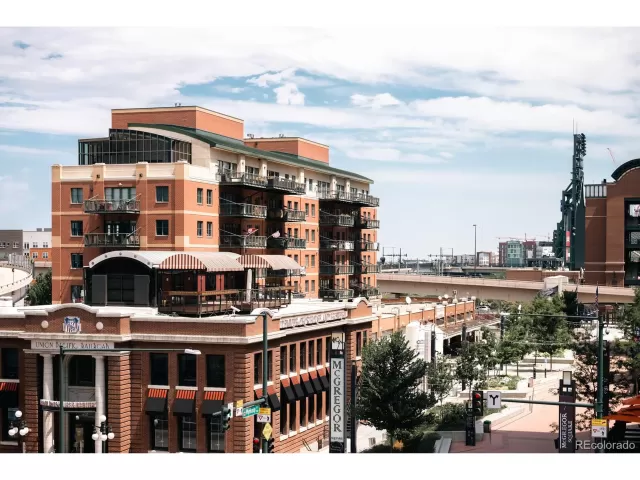 MLS: 9857675 Condo For Sale