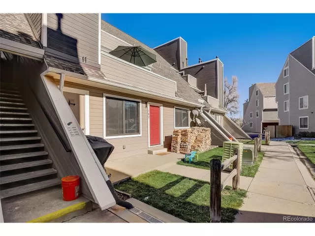 MLS: 9858244 Condo For Sale