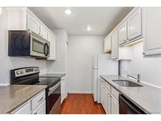 Photo #4: 9859373 Listing