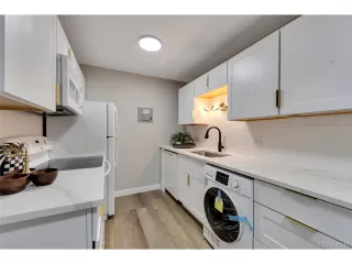 Photo #4: 9860963 Listing 