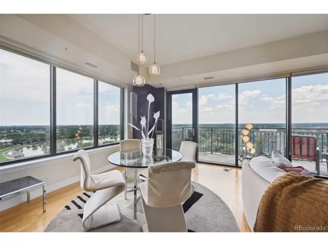 MLS: 9861138 Condo For Sale