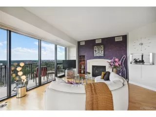 Photo #3: 9861138 Listing