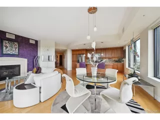 Photo #4: 9861138 Listing