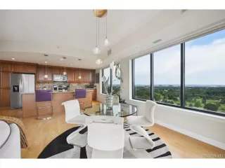 Photo #6: 9861138 Listing