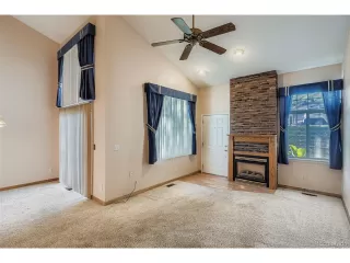 Photo #5: 9861944 Listing